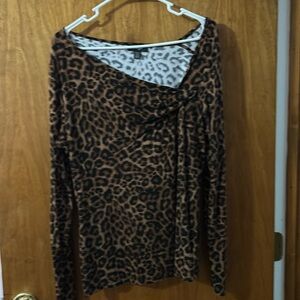 Ladies large leopard print top
